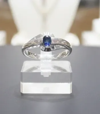 bague en argent 925/°°° marque altesse dim 52 pierre saphir