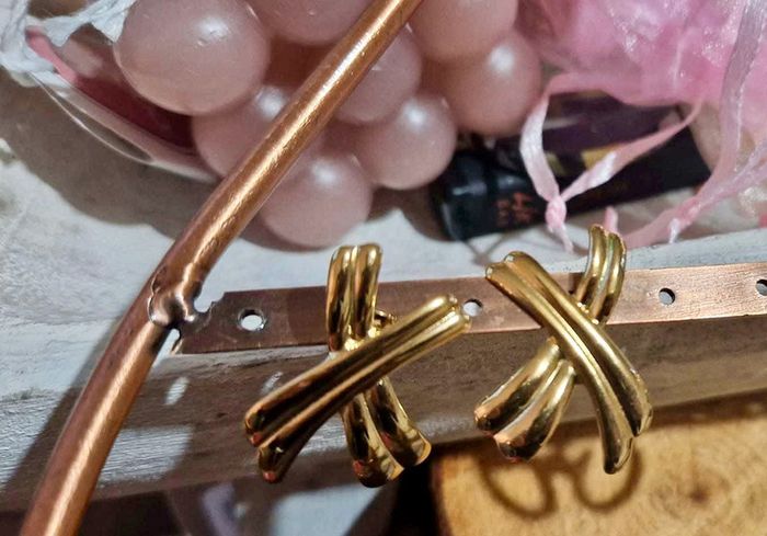 Boucles d’oreilles croix travaillées acier inoxydable or - photo numéro 3