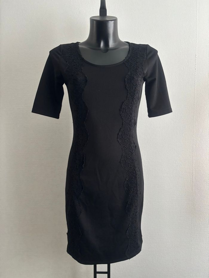 Robe noire Vila neuve