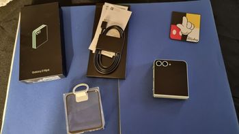 Le cadeau idéal Samsung Galaxy Z Flip 6 x comme neuf