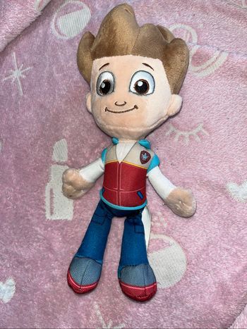 Peluche Ryder et chien robot pat patrouille
