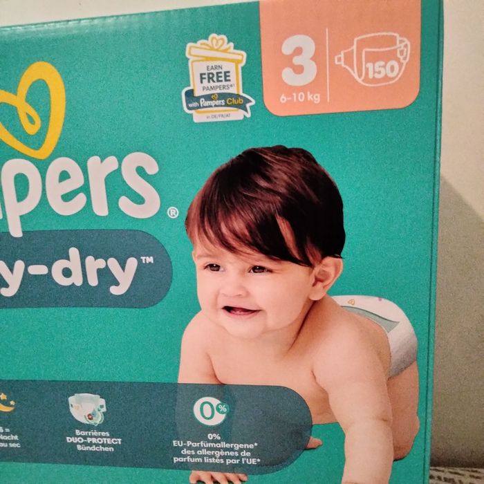 2 cartons de couches Pampers taille 3(300 couches) - photo numéro 2
