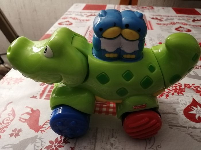 Vend crocodile jeux éducatif  marque fisher price  très bonne état - photo numéro 3