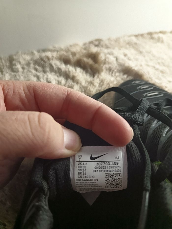 Tn noir et verte - Pointure 38 - photo numéro 5