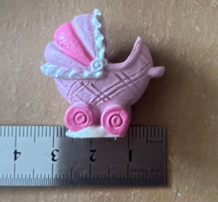 Petites figurines landau rose - photo numéro 4
