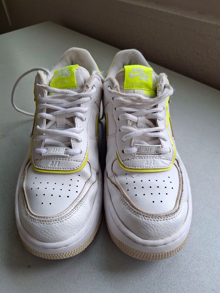 Baskets Nike Air force 1 blanche et jaune - photo numéro 2