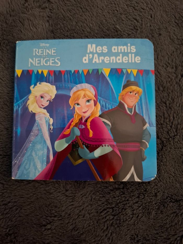 Livre La Reine des Neiges Mes amis d'Arendelle en très bon état
