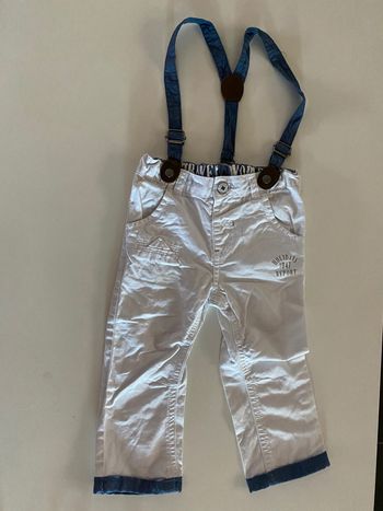 Pantalon à bretelles