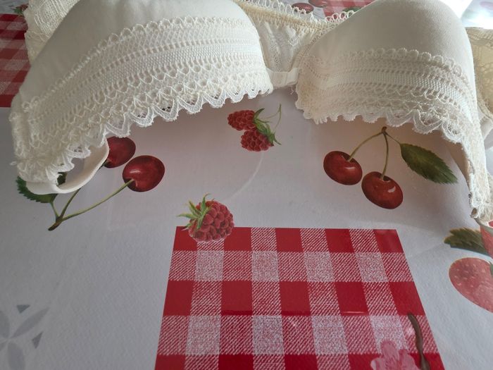 SOUTIEN-GORGE COULEUR CRÈME MARQUE ETAM NUMÉRO 4 TAILLE 85D - photo numéro 2