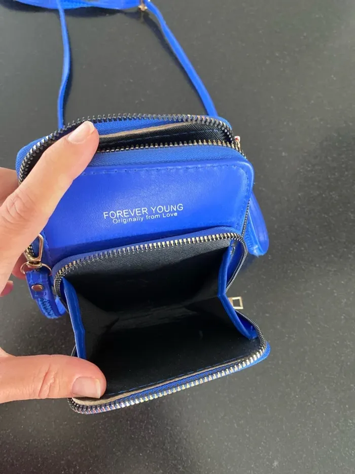 Pochette portable bleue - photo numéro 4