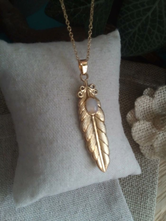 Collier pendentif plume et pierre de lune - photo numéro 3