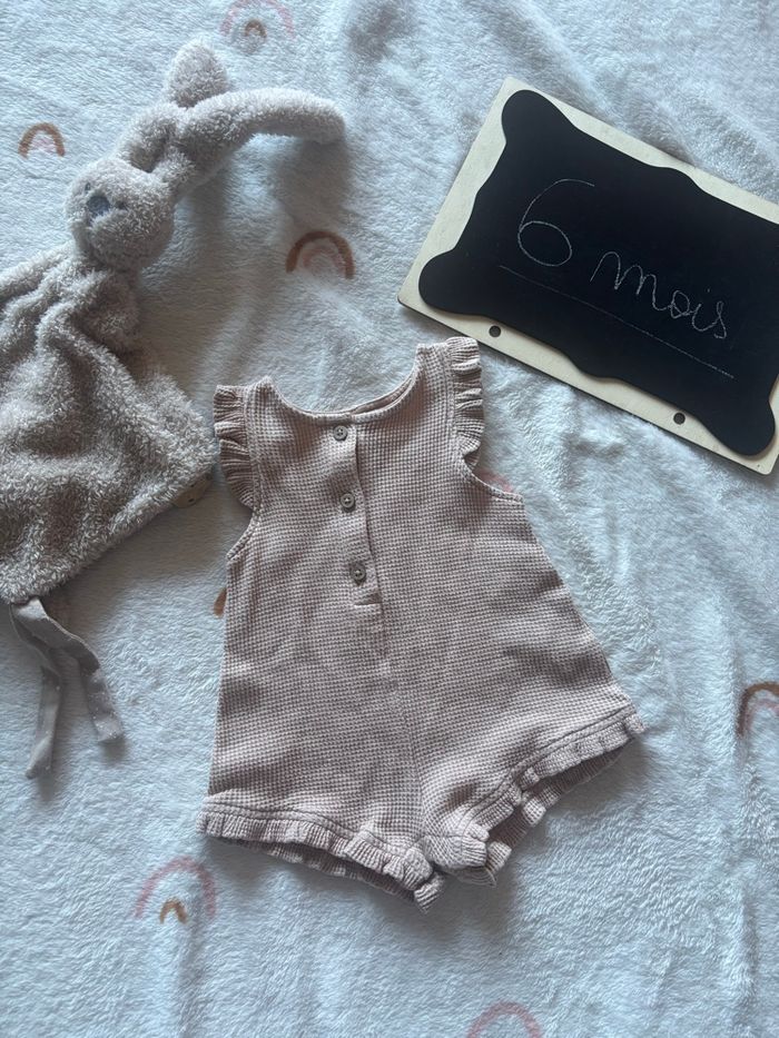 Jolie combishort - Kiabi - Taille 6 mois - photo numéro 2