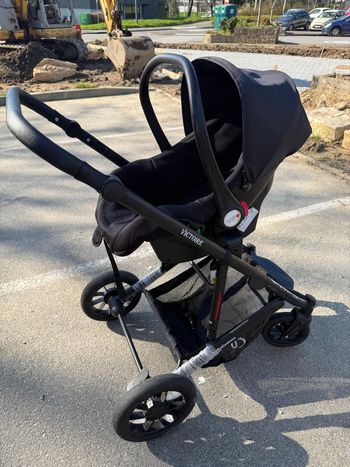 Berceau  , poussette , bain bébé 