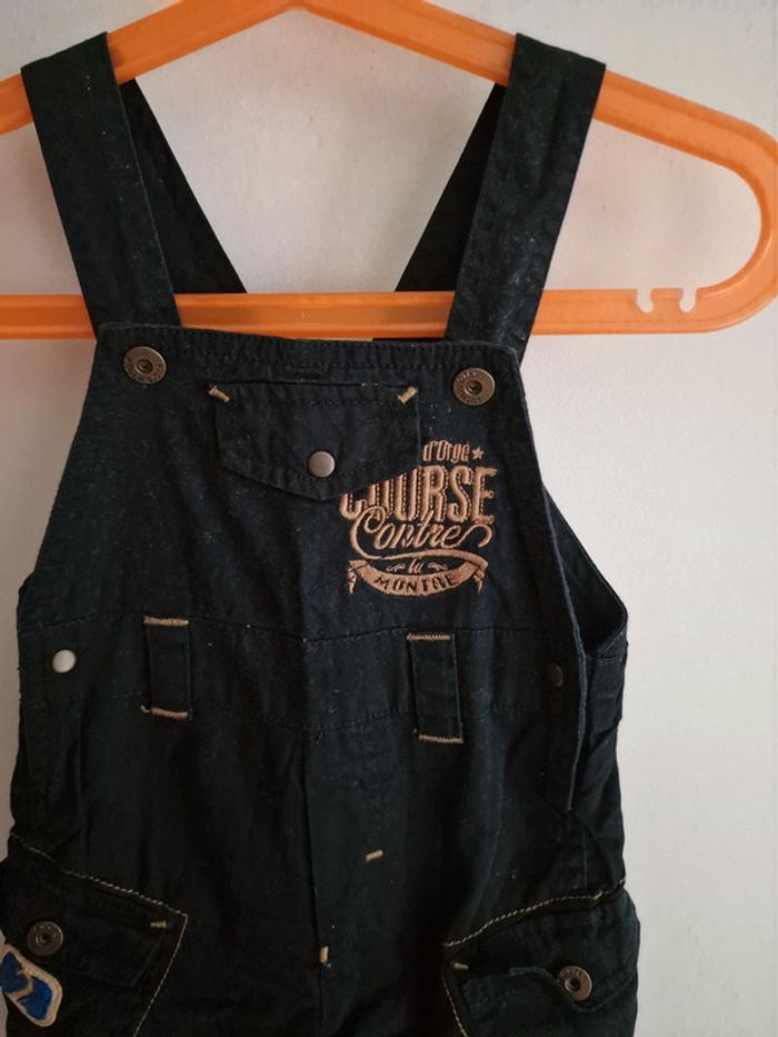 Salopette bleue Marine
Bébé garçon 6 mois
Sucre d'orge - photo numéro 2