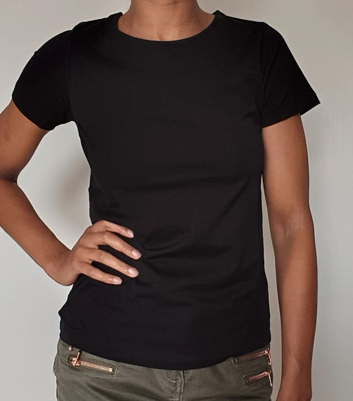 T-shirt noir neuf T.S - photo numéro 2