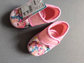 Paire de chaussons neufs 🦄 Taille 21/22