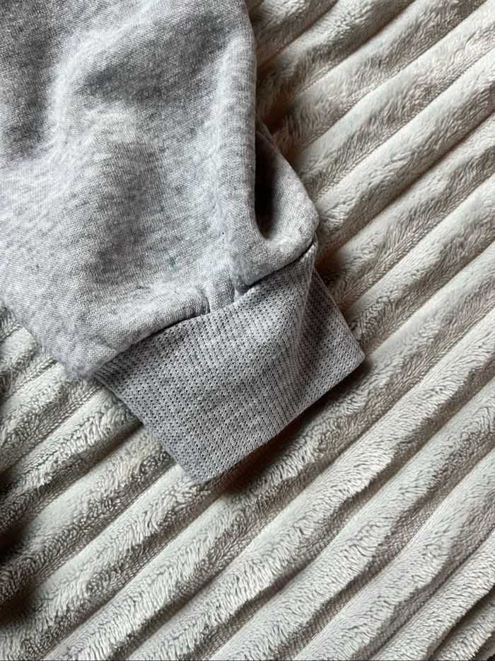 sweat gris - photo numéro 4