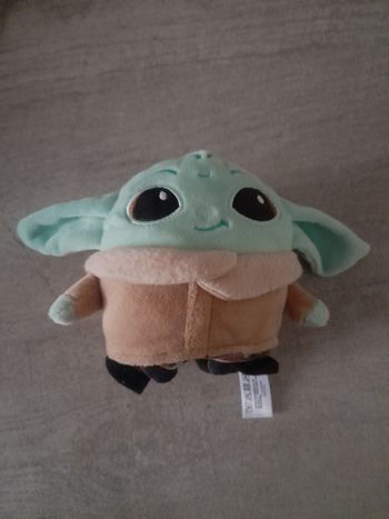 Peluche Star Wars Yoda et mandalorian