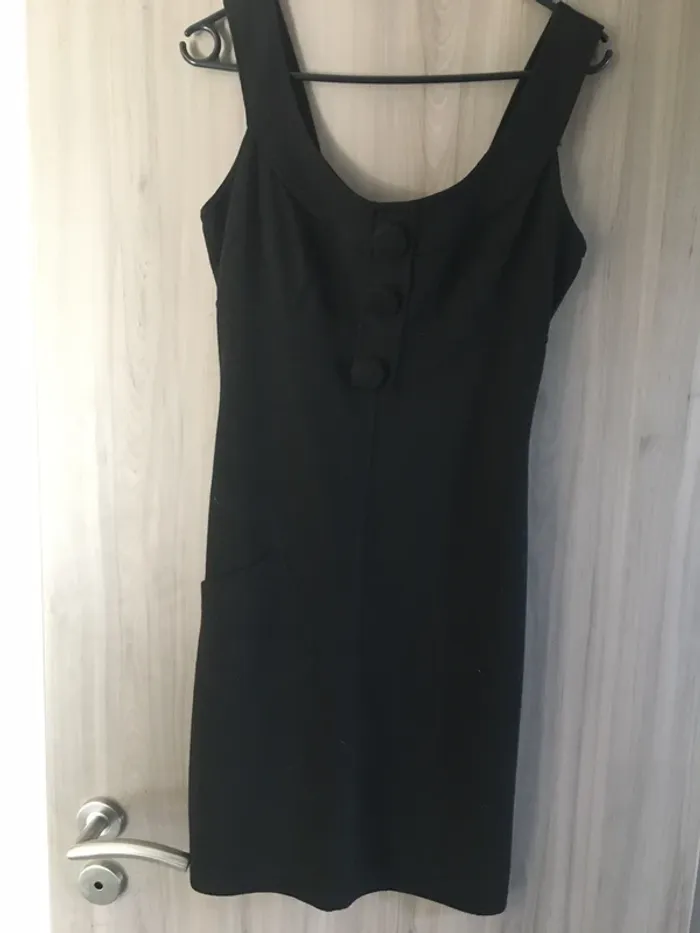 Robe noire chasuble - photo numéro 5