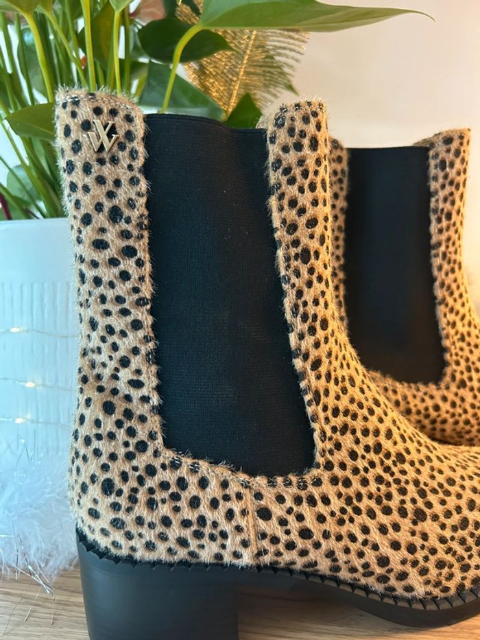 Bottines Léopard Vanessa Wu taille 39 - photo numéro 2