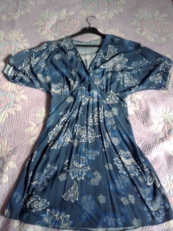 Robe bleu marine fleuri en Camaïeu en 36