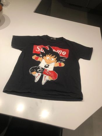 T shirt suprême manga 6/8 ans