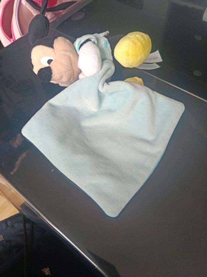 Doudou Mickey - photo numéro 3