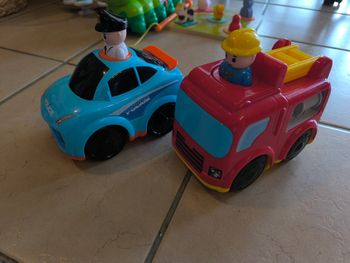 Véhicules police et pompier