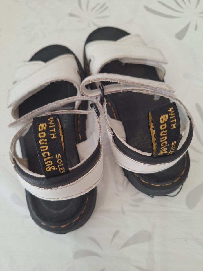 Nu-pieds pointure 33 Dr Martens (With Soles Bouncing) - photo numéro 4