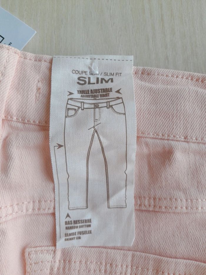 Pantalon slim rose neuf - photo numéro 3