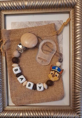 Attache tétine personnalisé avec adaptateur et pochette cadeau