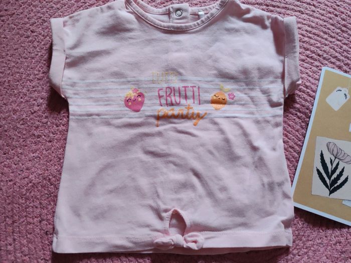 Ensemble deux pièces t-shirt et short bébé fille 3 mois - photo numéro 2