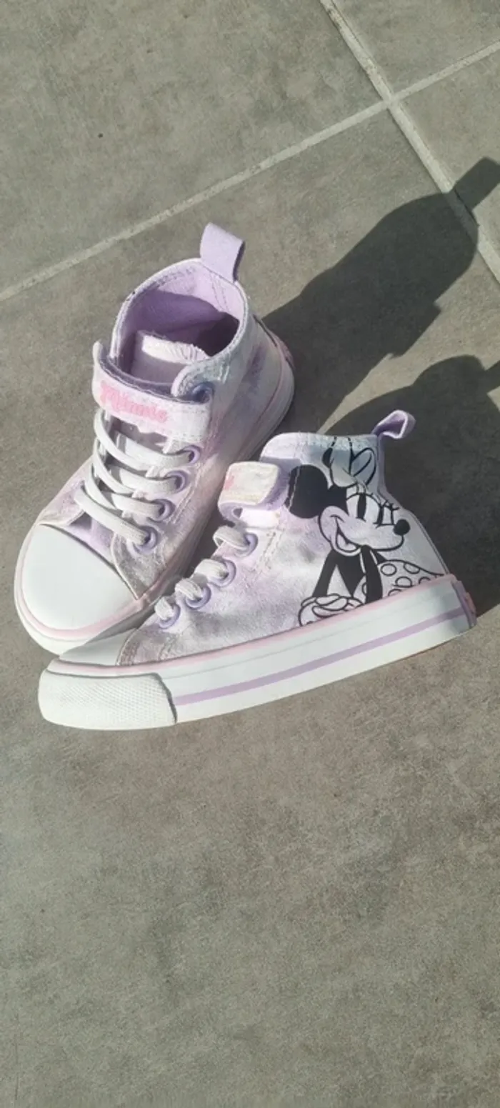 Chaussures style converse Minnie