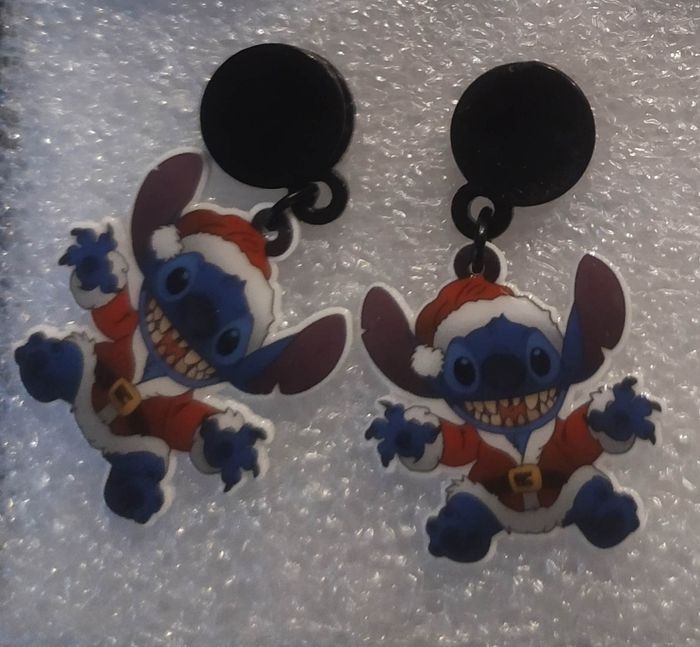 Boucle d'oreille stitch