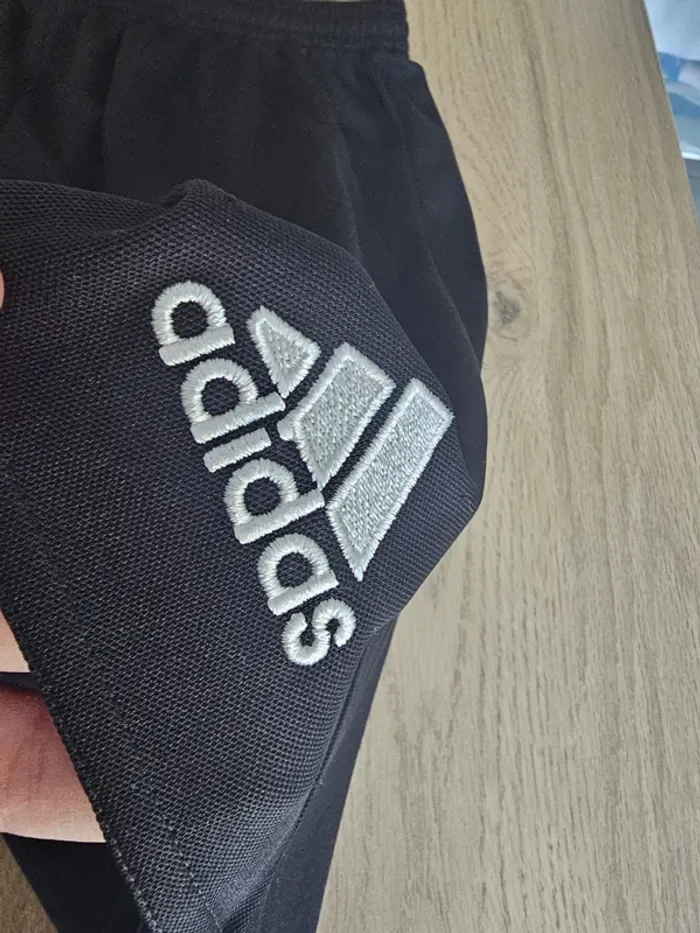Short adidas 13/14 ans ( sport ,foot) - photo numéro 4