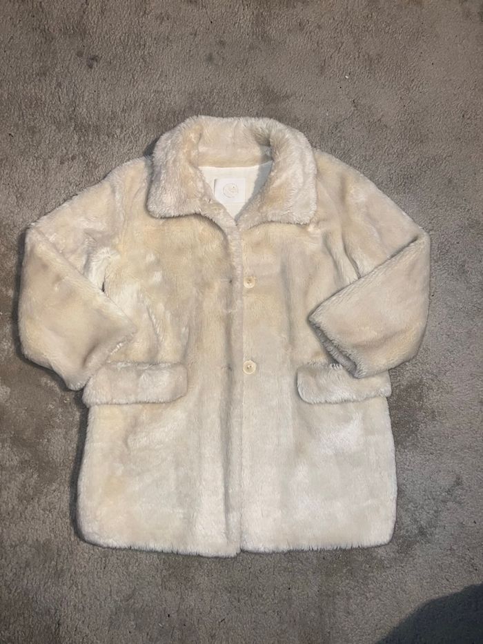 Menteau des petits hauts  blanche faux fourrure - photo numéro 4