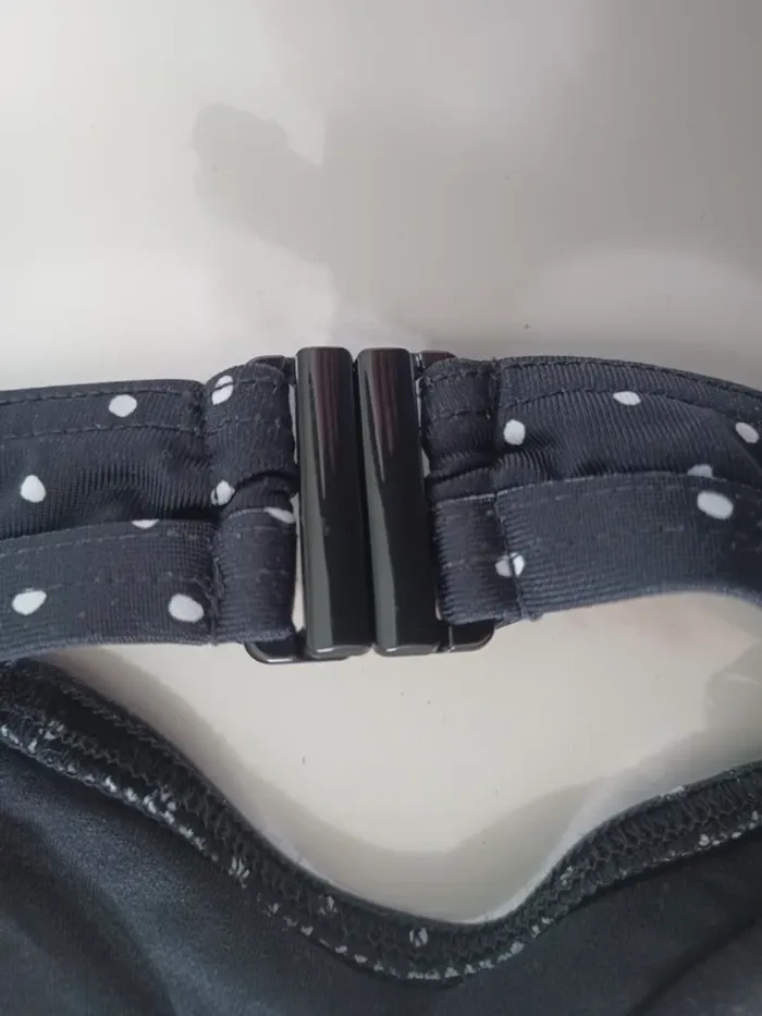 Haut de maillot de bain paddé sans armatures neuf (prix ferme) - photo numéro 3