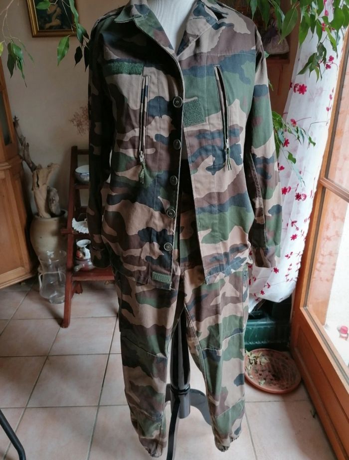 Ensemble militaire veste et pantalon parfait état T38
