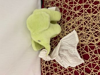 Doudou éléphant vert mouchoir KIMBALOO LA HALLE