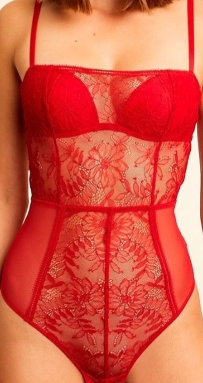 Body rouge etam