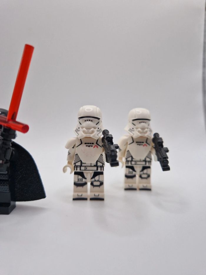Figurines type lego Sith Kylo Ren + 4 stormtroopers avec jetpack star wars - photo numéro 4