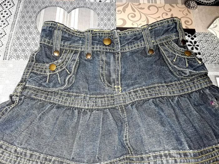 🔮 Jupe en Jean Okaidi en 3 ans 🔮 - photo numéro 4