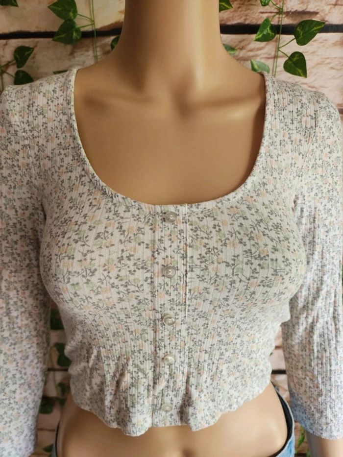 🌸Croptop Fleurie Don’t Call me Jennyfer Taille 34🌸 - photo numéro 2