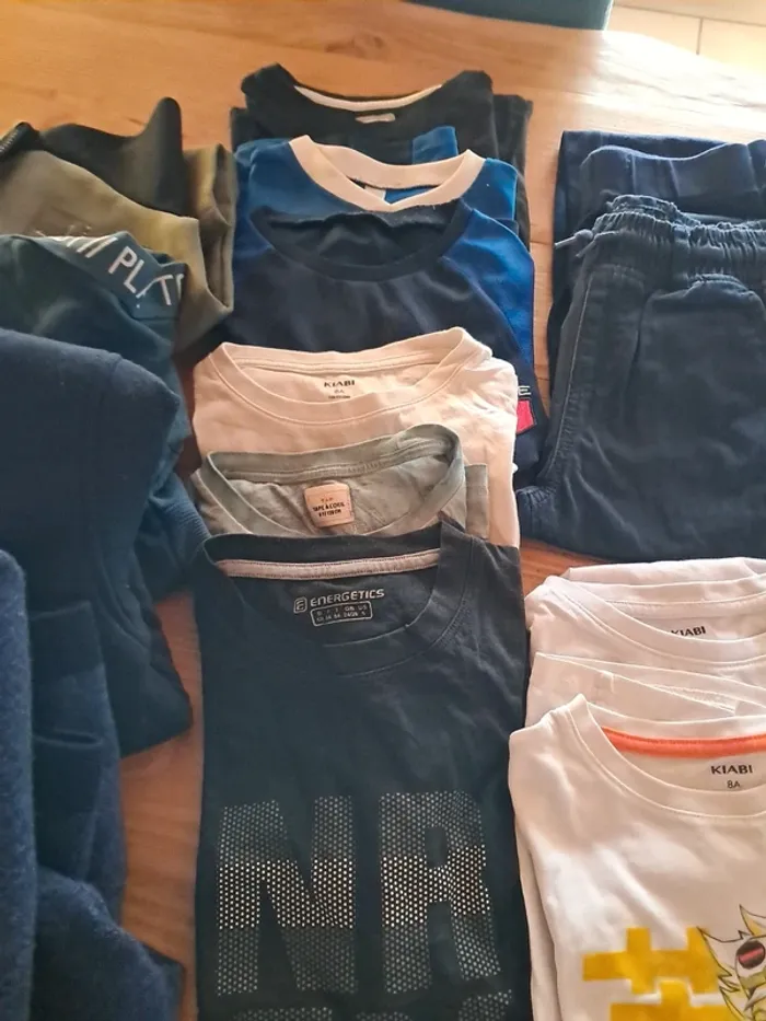 Lot vêtements garçon 8 ans - photo numéro 4