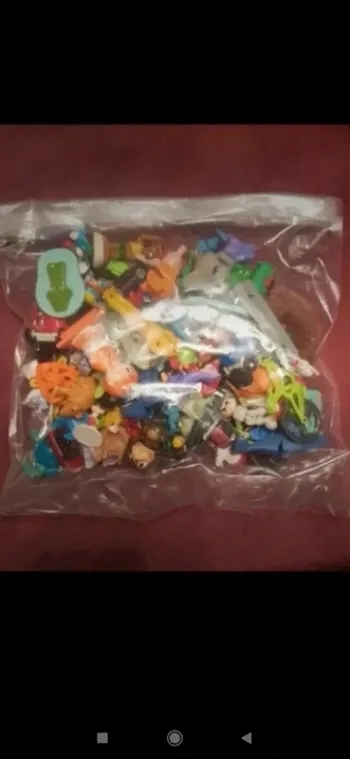 Divers jouets  kinder ect
