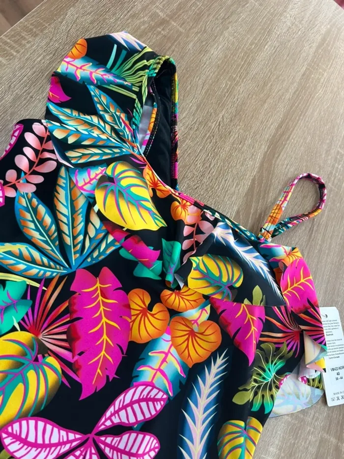 Maillot de bain femme 40 taille L Maillot de bain fleurie taille 40 une pièce - photo numéro 2