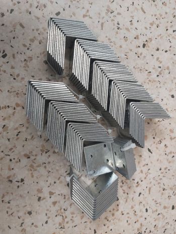 Lot de 100 équerres de fixation assemblage 40mm - Neuf