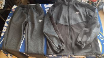 Ensemble jogging Nike gris foncé