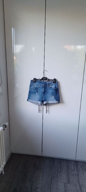 Short femme taille 36 edc