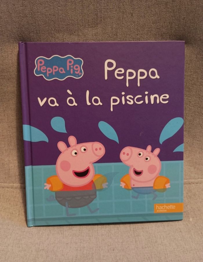 Livre Peppa pig peppa va a la piscine